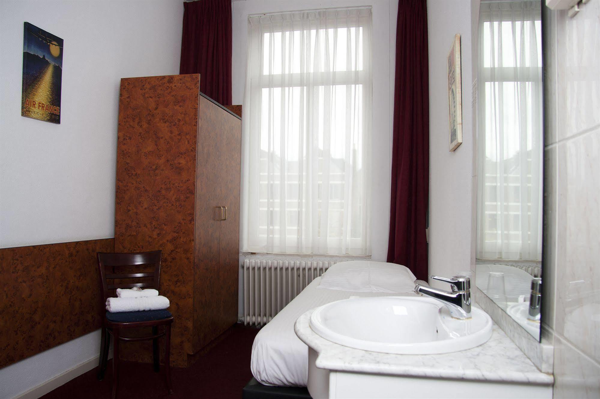 איינדהובן Hotel Benno מראה חיצוני תמונה